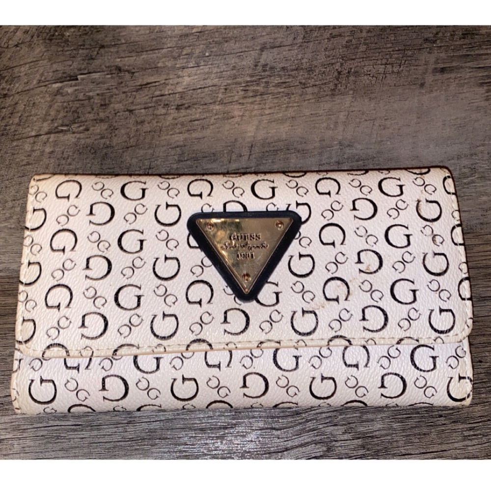 Guess wallet